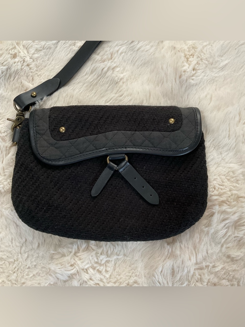 GAP black quilted flap wristlet bag, textured fabric body & leather accents, EUC